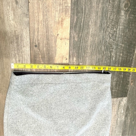 J.CREW $110 light gray Classic Lined Pencil Skirt Double Serge Wool Size 8 - Picture 4 of 9